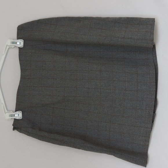 EXPRESS | Vintage Pleated Mini Skirt, Slight High-Waist - Picture 2 of 3